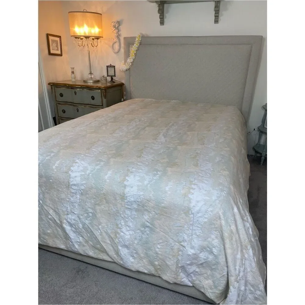 Frontgate King Duvet Jaquard in a silvery white , light peach , pale green